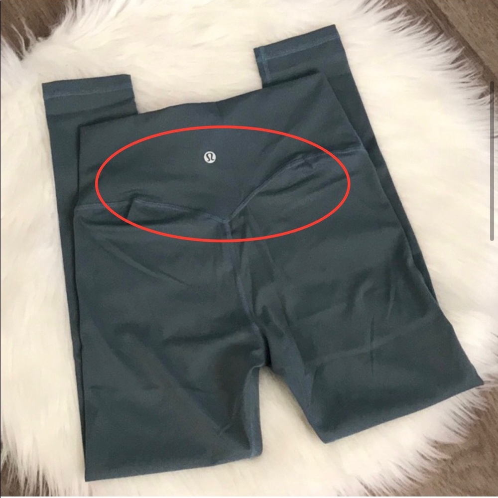 How to spot fake Lululemon - Picture 11 of 12